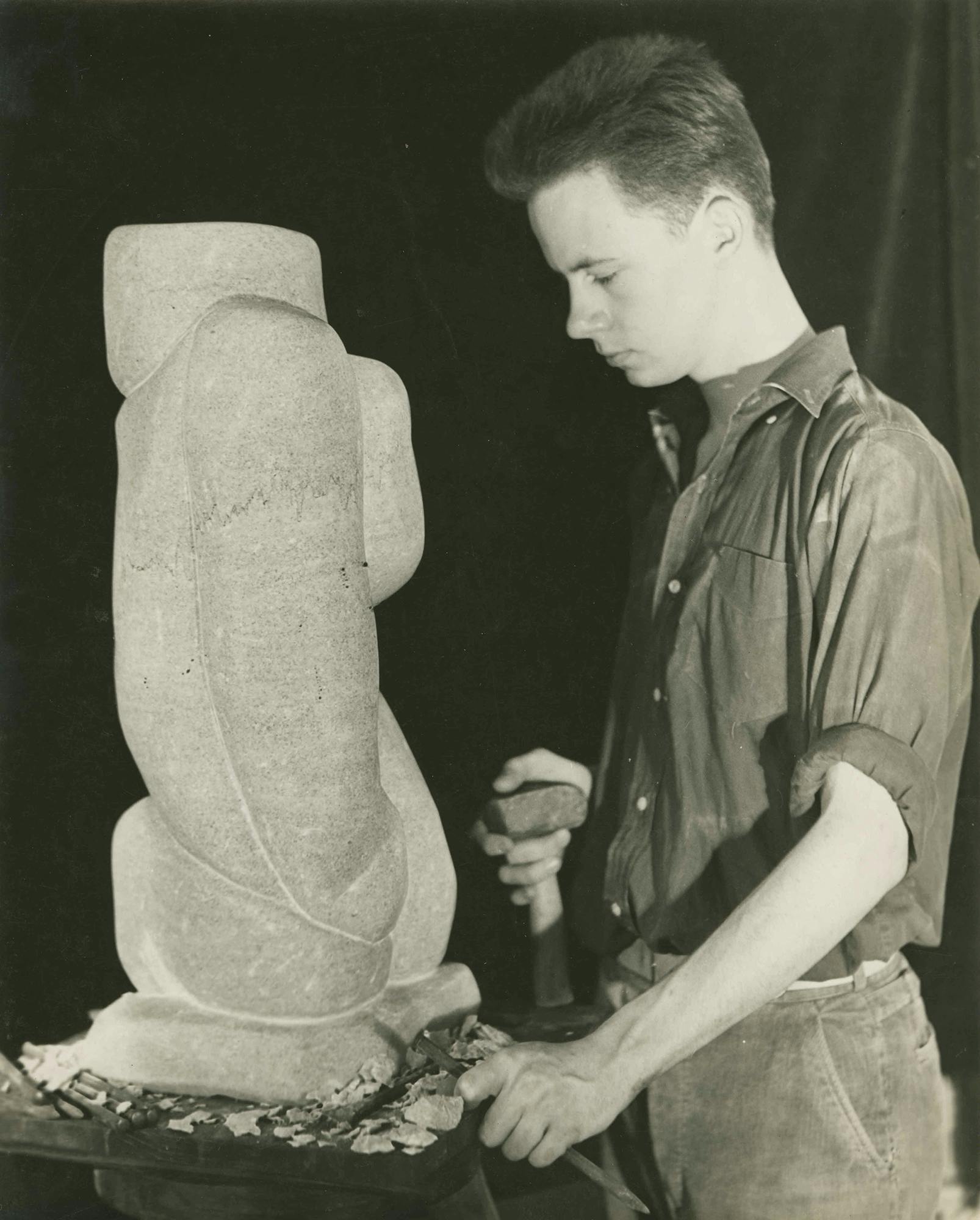 Richard Pousette-Dart with Tennessee Marble, c. 1937. – The Richard Pousette-Dart Foundation