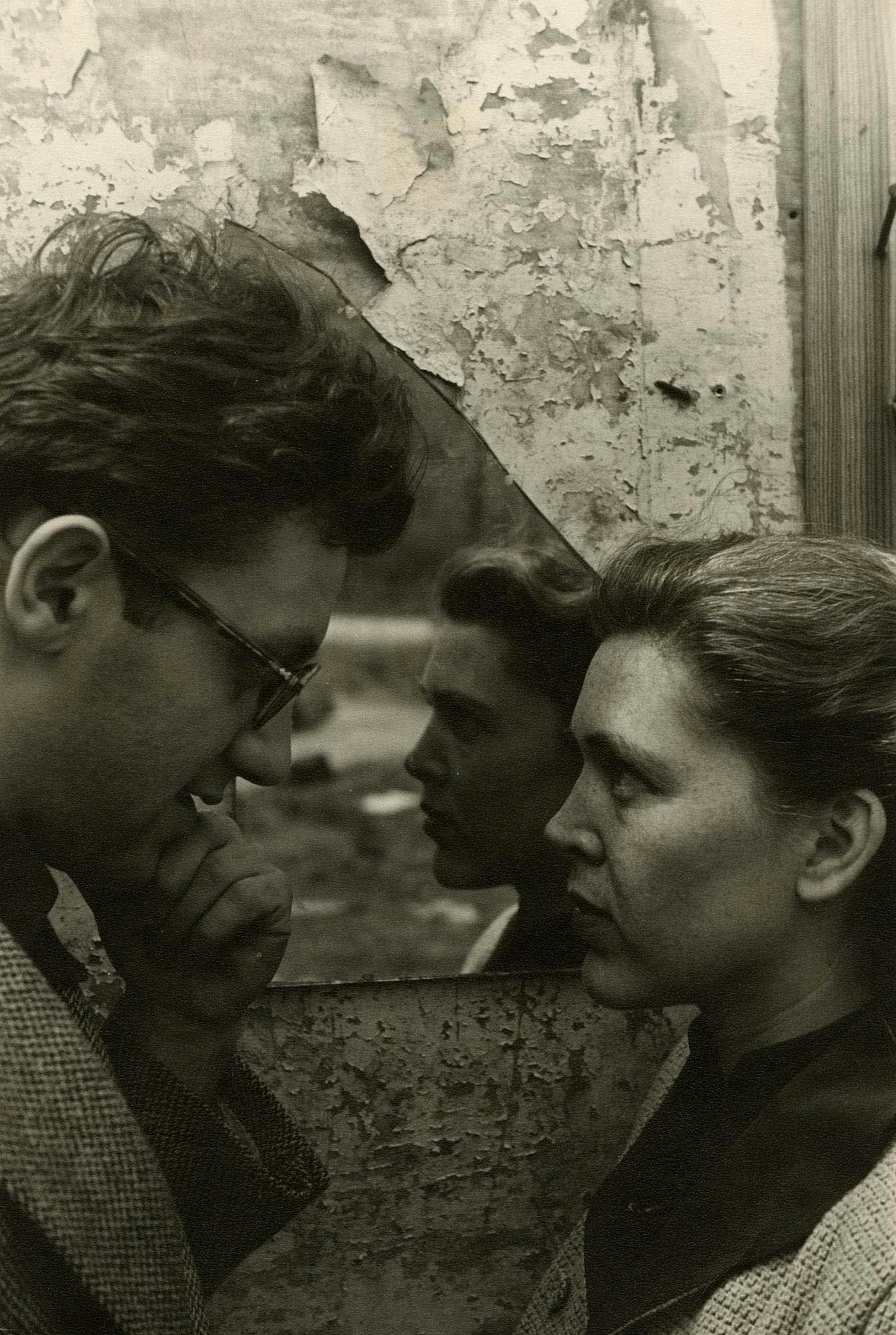Saul and Barbara Leiter	
c. 1951-54
Gelatin silver print
13 x 8 3/4 in. (33 x 22.2 cm)
 – The Richard Pousette-Dart Foundation